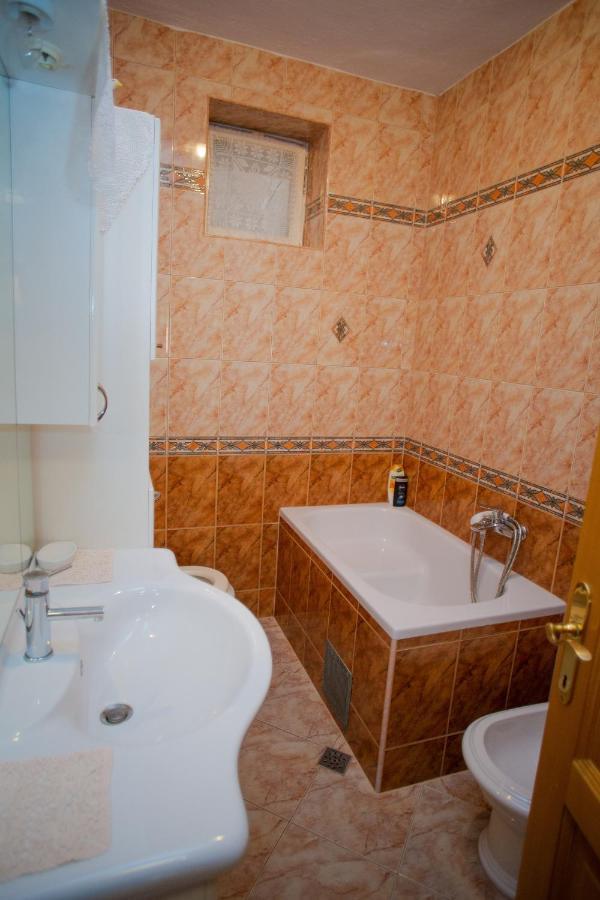 Apartments By The Sea Metajna, Pag - 6522 Zubovici Bagian luar foto