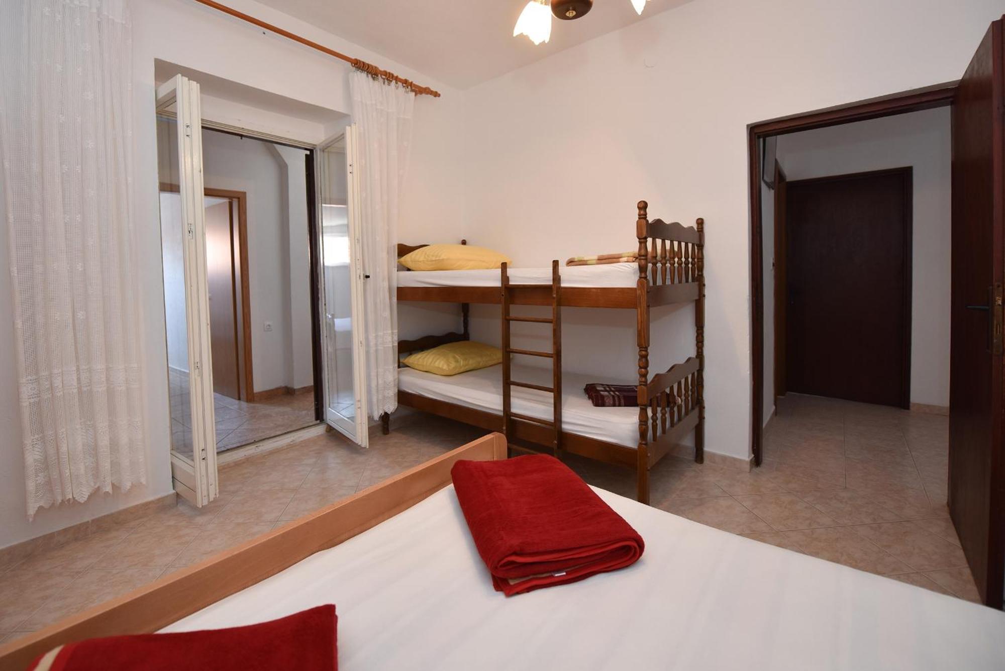 Apartments By The Sea Metajna, Pag - 6522 Zubovici Ruang foto